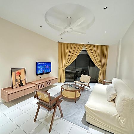 Newly Renovated Comfy Beachfront View At Seri Bulan Port Dickson Exterior foto